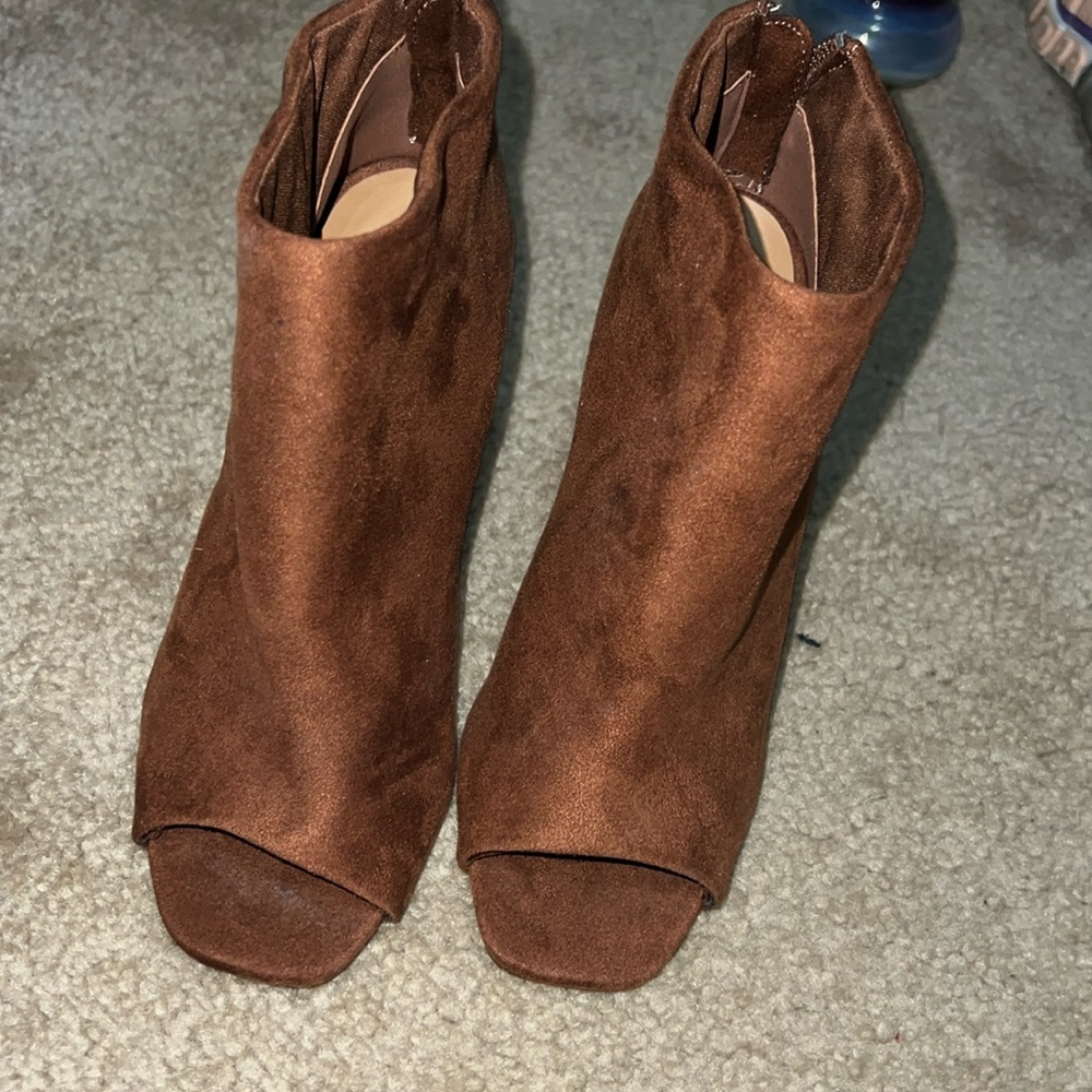 Cognac Booties 🤎